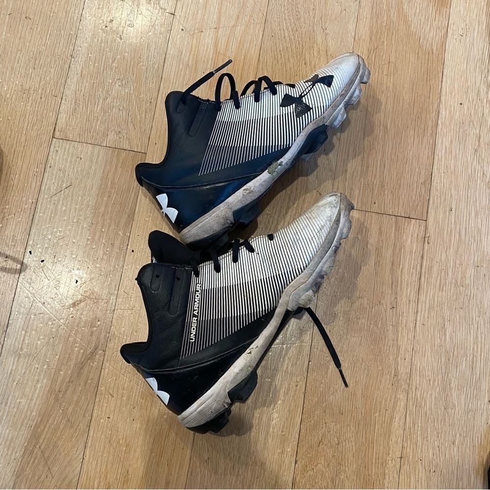 Under Armour Kids high top Cleats